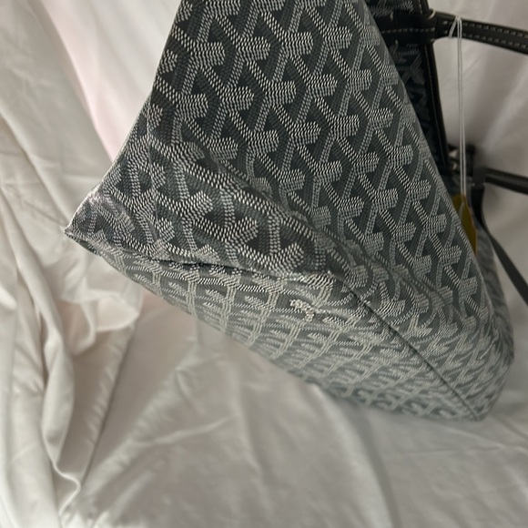 Goyard Saint Louis PM Grey Women's Tote Bag - Picture 8 of 11